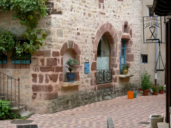 La Canourgue - Guida turismo, vacanze e weekend nella Lozère