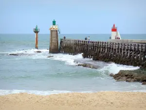 Capbreton - Küste der Landes: Sandstrand, atlantischer Ozean (Atlantik),Brückenmole und Leuchttürme von Capbreton