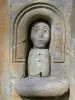 Capilla de Pétètes - Ingenuo estatua que adorna el frente de la Capilla de San Gregorio; Benevento-y-Charbillac