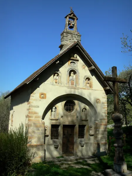 Cappella delle Pétètes - Cappella di S. Gregorio ornata di sculture naïf, Benevento-and-Charbillac; in Champsaur