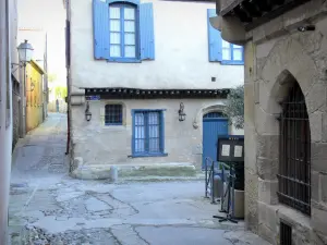 Carcassonne - Häuserfassaden der mittelalterlichen Stätte