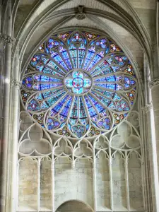 Carcassonne - In der Basilika Saint-Nazaire: Buntglasfenster der Rose Nord