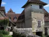 Carennac - Toren en huizen in het dorp in de Quercy