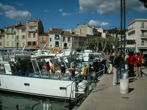 Cassis - Boats, quayside and houses in background