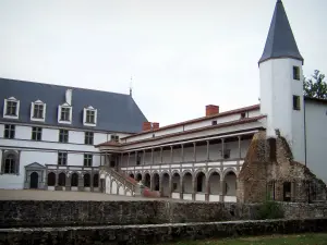 Castello di La Bastie-d'Urfé - Castello rinascimentale, a Santo Stefano Molard