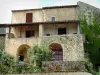 Castelmoron-d'Albret - Facades of houses in the village 