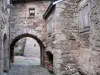 Castelnau-Pegayrols - Alpendre e casas de pedra da vila medieval