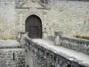 Castelo Cazeneuve - Portão do castelo