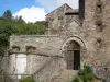 Castelo de Coupiac - Entrada, para, a, castelo, e, monumento aos mortos