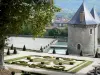 Castelo de Touvet - Jardins do castelo: parterre de bordos de buxo na fronteira com a escadaria de água e capela; no município de Le Touvet, em Grésivaudan