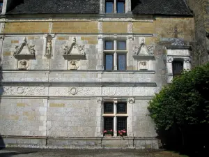 Castillo de Montal - Fachada renacentista del castillo en el Quercy