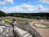 Castillo de Valençay - Escalera con vistas al jardín de la duquesa y el paisaje de los alrededores