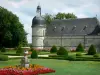 Castillo de Valençay - Torre del castillo y de flores (flores) de los jardines franceses