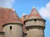 Castle Sarzay - Torres da fortaleza medieval