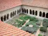 Cathédrale et cloître d'Elne - Vue sur le cloître et son jardin