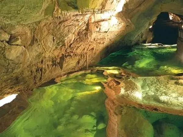 A caverna de La Cocalière - Guia de Turismo, férias & final de semana no Gard