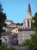 Caylus - Campanario de la Iglesia de San Juan Bautista y casas de la Edad Media