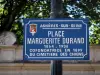 Cemitério dos Cães de Asnières-sur-Seine - Coloque a placa Marguerite Durand, co-fundadora do cemitério de cães