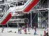 Centre Pompidou - Musée national d'art moderne - Bâtiment du Centre Georges Pompidou et sa piazza