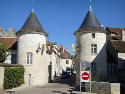 Chablis - Torri Rotonde Del Cancello Di Natale