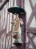 Chalon-sur-Saône - Statue and timber framings of a house of the historic center