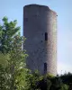 Châlus - Donjon du château de Châlus-Chabrol, dans le Parc Naturel Régional Périgord-Limousin