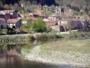 Chamalières-sur-Loire - Maisons du bourg et église prieurale romane Saint-Gilles au bord du fleuve Loire