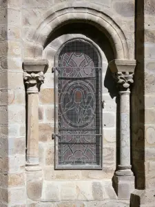 Chamalières-sur-Loire - Ventana de la iglesia prioral románica de Saint-Gilles