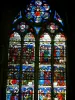 Champanhe Chalons - Interior da Catedral de Saint-Etienne: vitrais