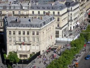 Champs-Élysées - Vista de los edificios a lo largo de los Campos Elíseos