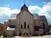 Chaource - Saint John the Baptist Church com nuvens no céu