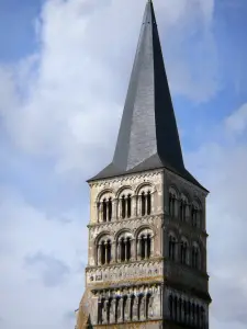 La Charité-sur-Loire - Sainte-Croix bell tower