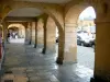 Charleville-Mézières - Sous les arcades de la place Ducale