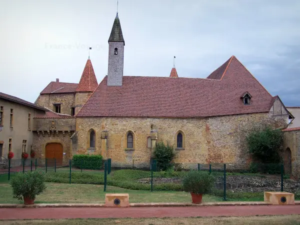 Charlieu - Tourism, holidays & weekends guide in the Loire