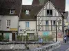 Chartres - Casas da rua Tannerie que fazem fronteira com o rio Eure