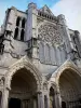 Chartres - Notre-Dame kathedraal (Gotische gebouw): Noord-portal met zijn beeldhouwwerken (beeldhouwwerk)
