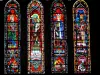 Chartres - Binnen in de Notre Dame kathedraal (Gotische gebouw): glas in lood