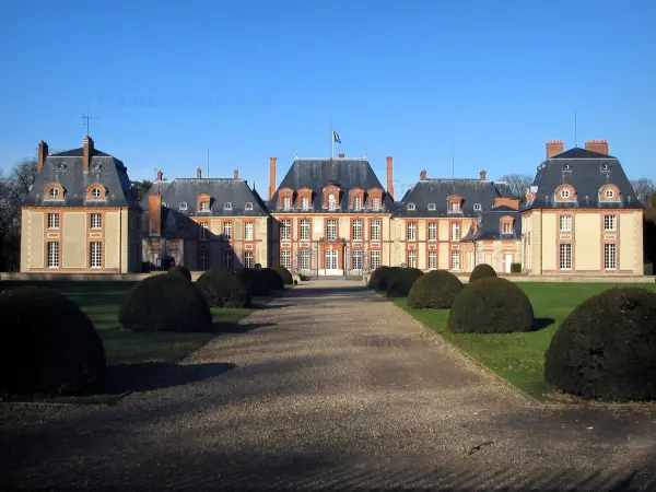 Le château de Breteuil - Guide tourisme, vacances & week-end dans les Yvelines