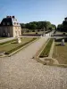 Château de Breteuil - Jardin à la française du château