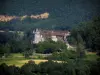 Château de Cénevières - Château, arbres et forêt, dans la vallée du Lot, en Quercy