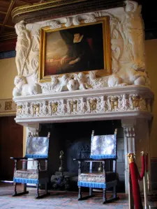 Château de Chenonceau - Inside of the castle: bedroom of Diane de Poitiers (fireplace)