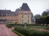 Château de Drée - Château et ses jardins ; à Curbigny