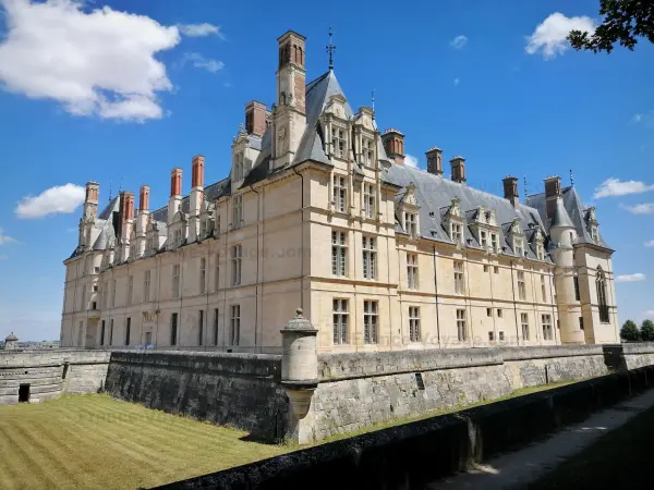 Le château d'Écouen, musée national de la Renaissance - Guide tourisme, vacances & week-end dans le Val-d'Oise