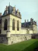 Château d'Écouen - Museu Nacional do Renascimento - Vala seca, capela e fachadas do castelo renascentista