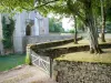 Château d'Époisses - Flânerie dans le parc du château