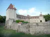 Château d'Époisses - Façade du château avec sa tour de Bourdillon
