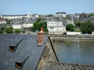 Château-Gontier - Fluss Mayenne und Dächer der Stadt