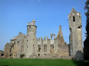 Château de Gratot - Maison seigneuriale et tours