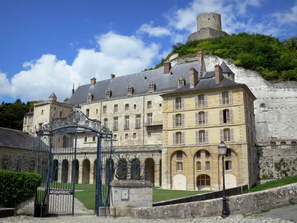 The Château de La Roche-Guyon - Tourism, holidays & weekends guide in the Val-d'Oise
