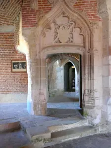 Château de Saint-Fargeau - Porte intérieure